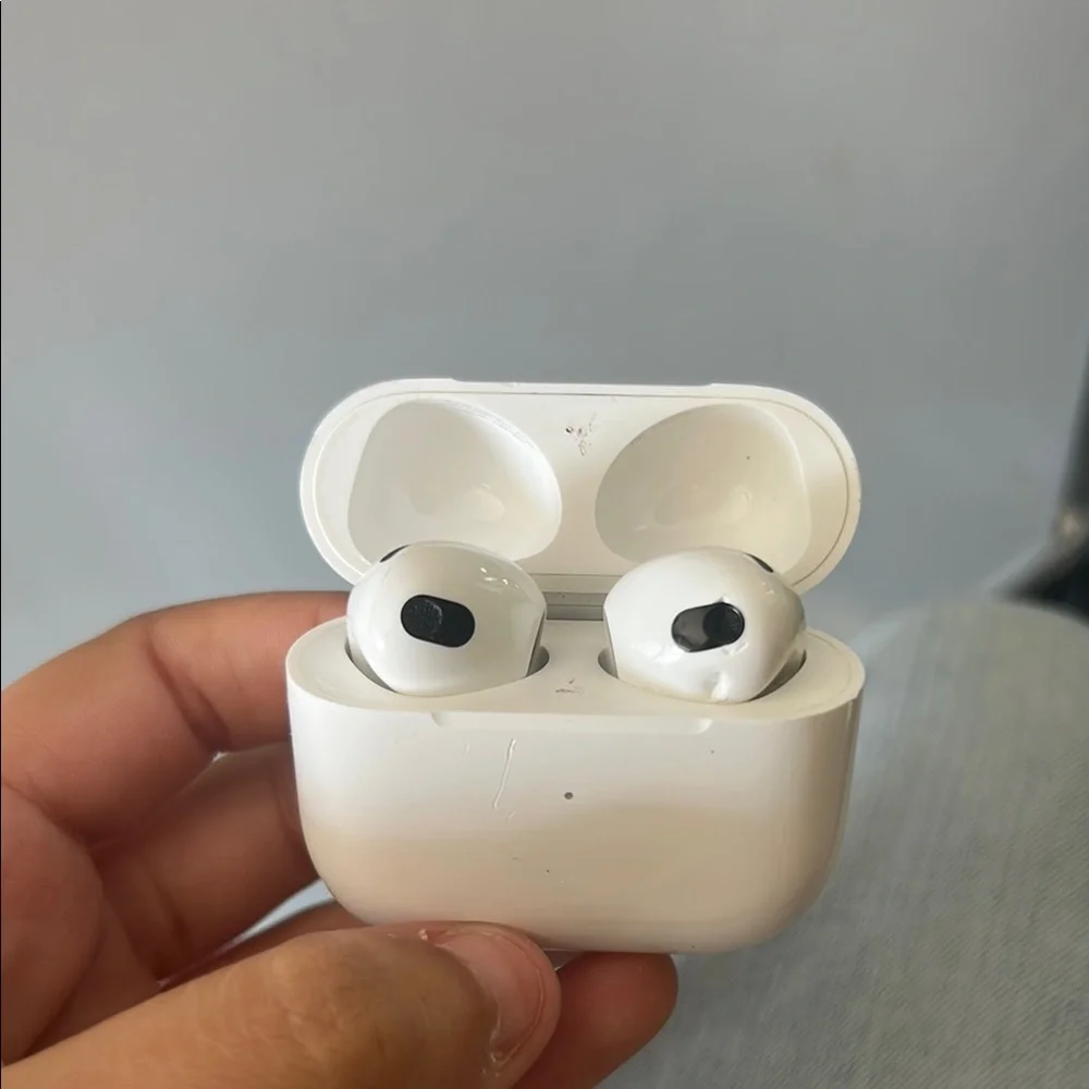 White Wireless Earbuds with Case